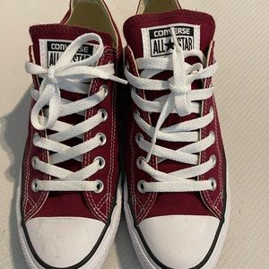 Converse burgundy low top